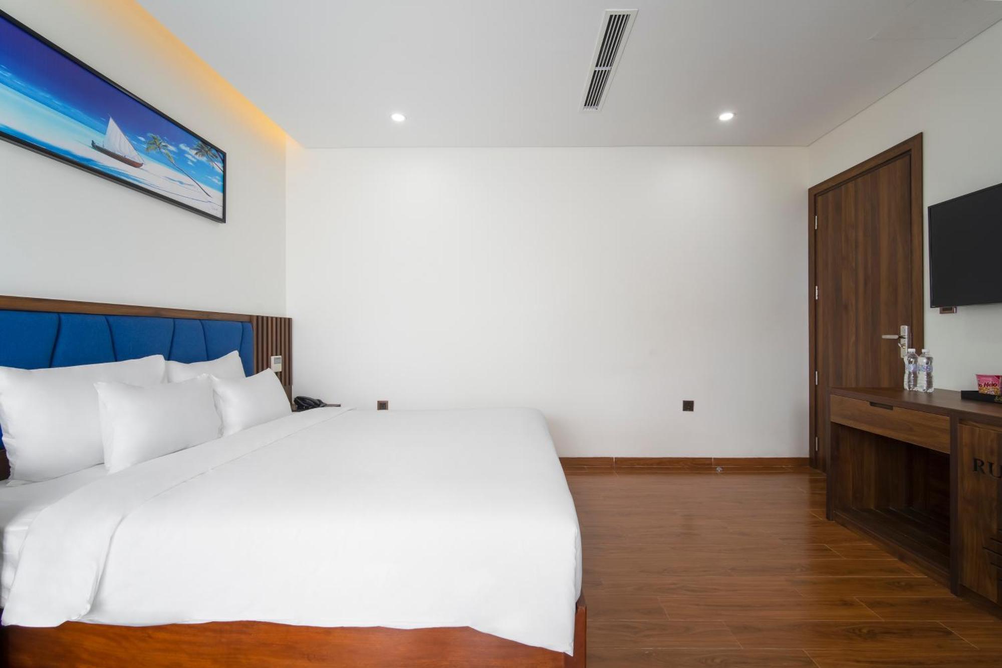 Khách sạn Ruby Star 4*